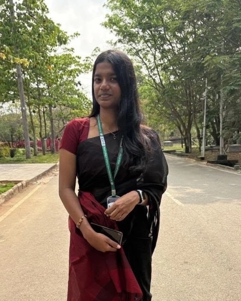Modhini portrait